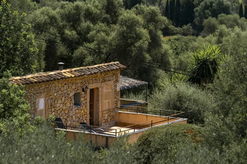 Vista exterior de Finca rústica en venda en Pollença amb Aire condicionat, Calefacció i Jardí privat