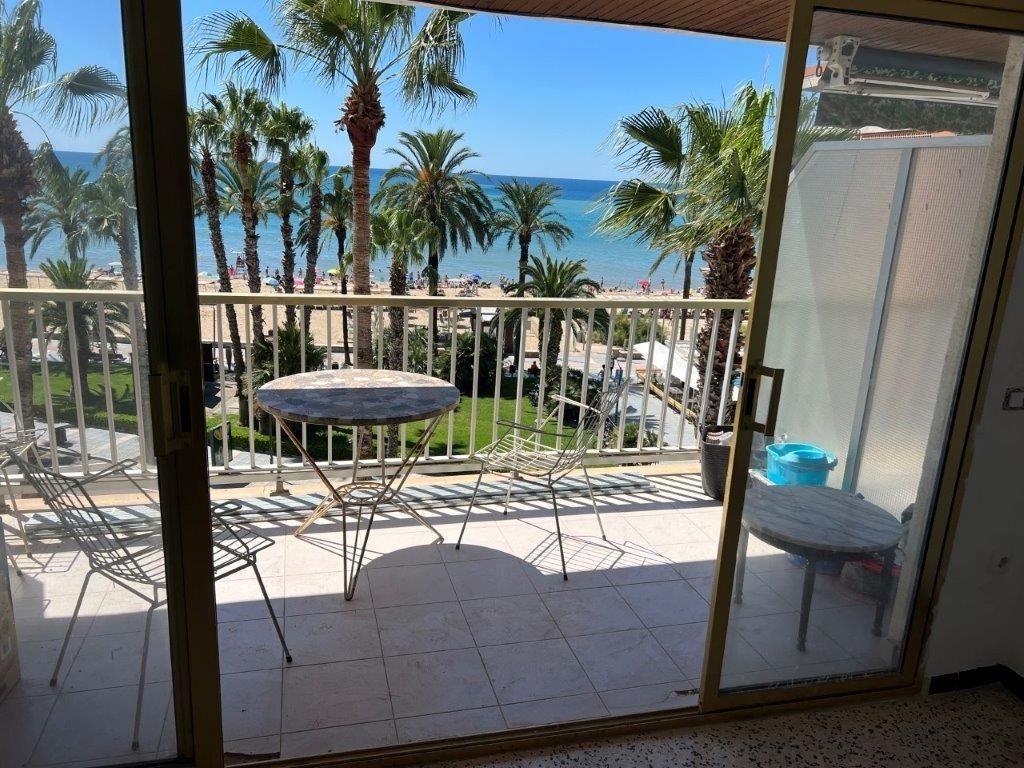 Habitación de Apartamento en venta en Salou con Terraza, Amueblado y Balcón