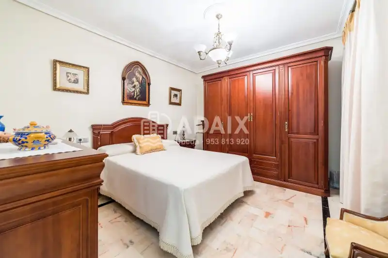 Habitación de Piso en venta en Úbeda con Aire acondicionado, Calefacción y Trastero