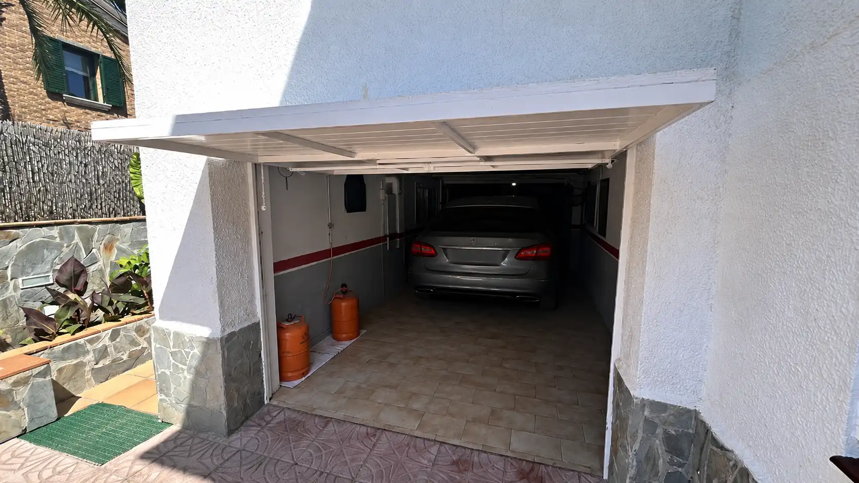 Aparcament de Casa adosada en venda en Sant Pere de Ribes amb Calefacció i Piscina