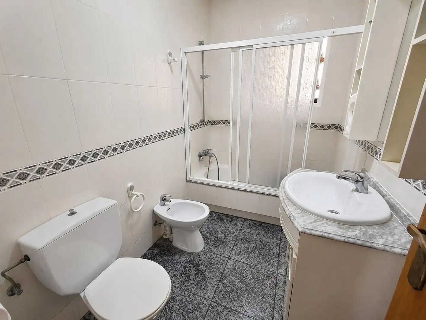Baño de Piso en venta en Águilas con Aire acondicionado, Terraza y Balcón