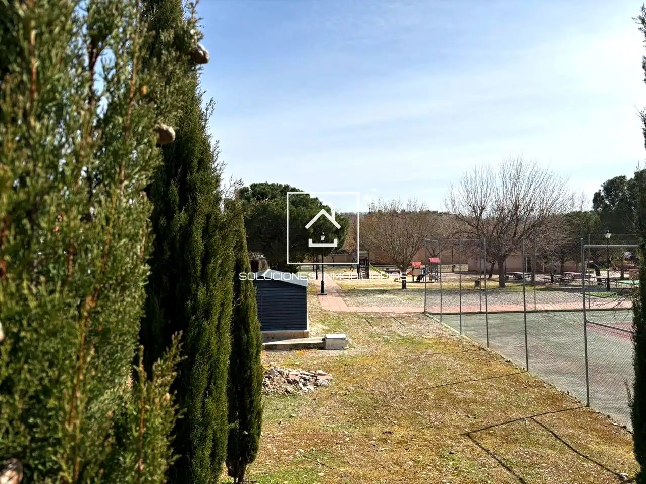 Houses for sale in Meco  with Private garden and Swimming Pool