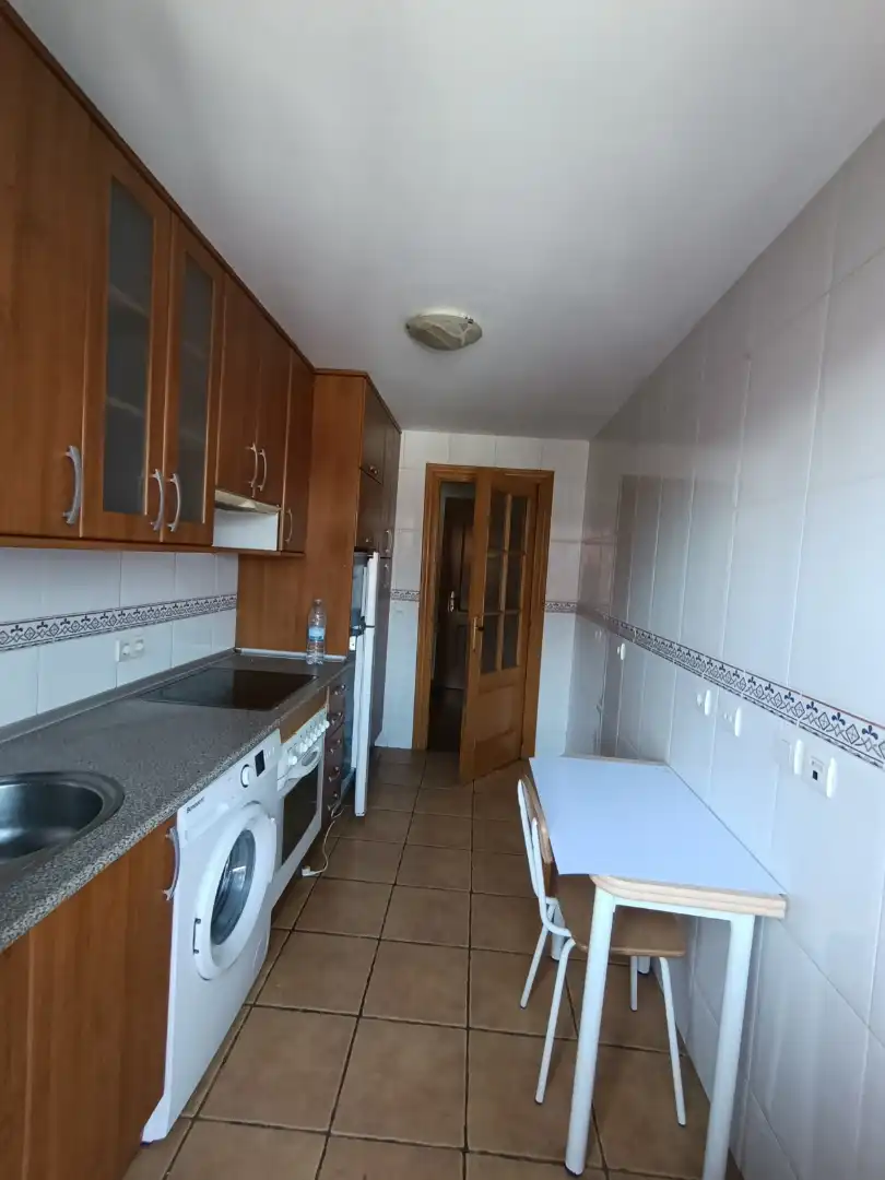 Cocina de Apartamento en venta en Benavente con Calefacción, Parquet y Amueblado