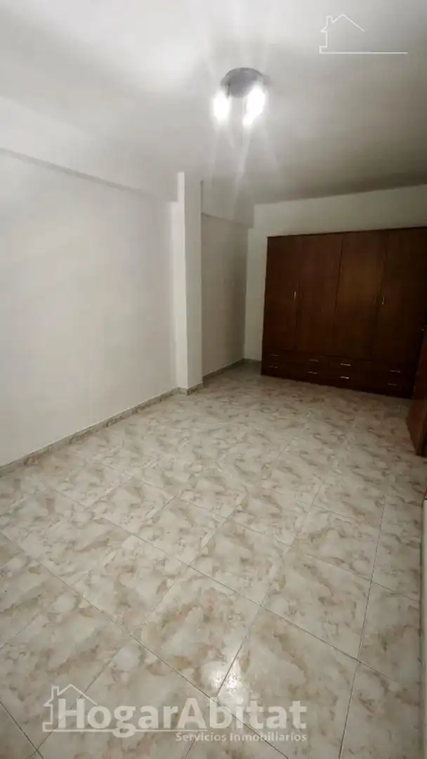 Bedroom of Flat for sale in Valencia  with Air Conditioner, Heating and Balcony