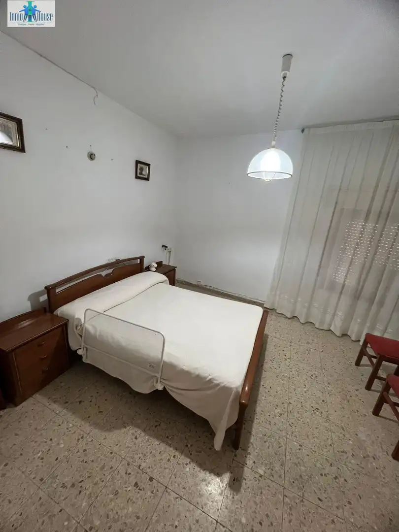 Dormitori de Casa o xalet en venda en Alcadozo amb Moblat