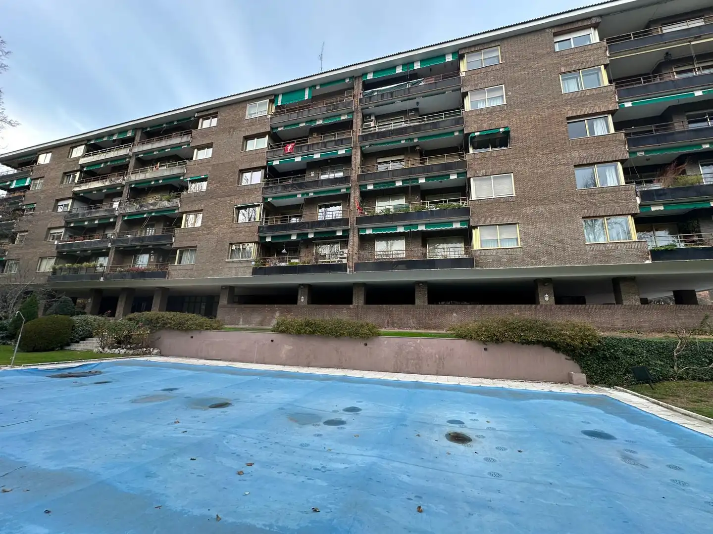 Exterior view of Flat for sale in Madrid  with Parquet flooring, Terrace and Storage room