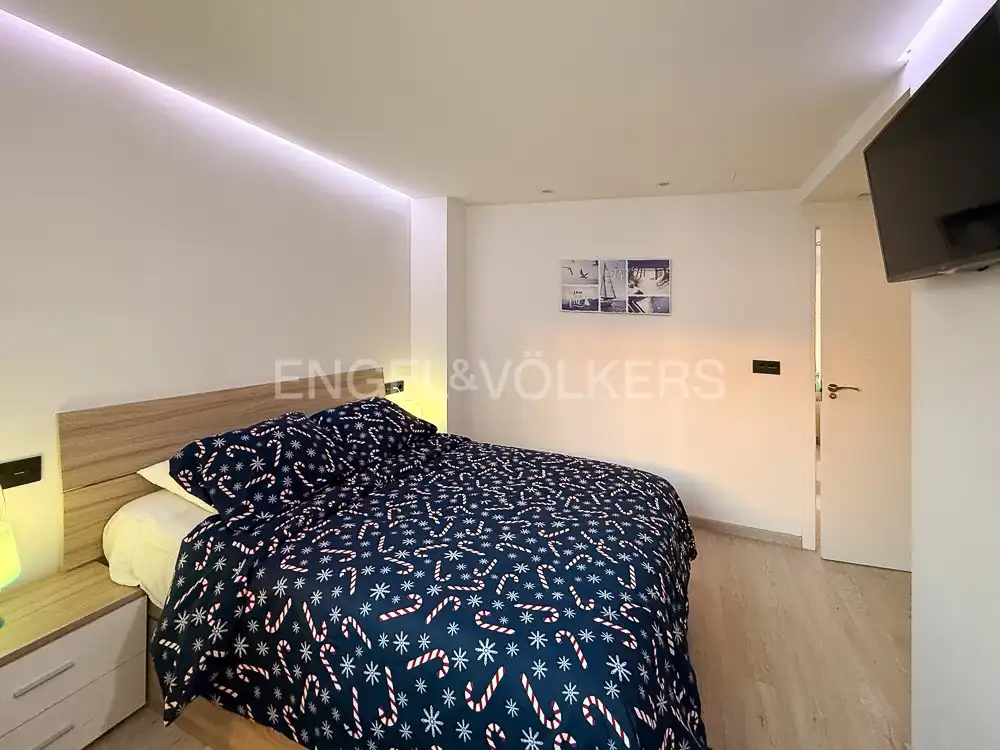 Bedroom of Flat for rent in Valencia  with Air Conditioner, Heating and Furnished