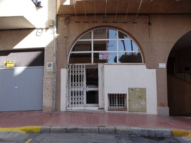 Local comercial en Venta en Avenida mediterraneo en Las Viñas