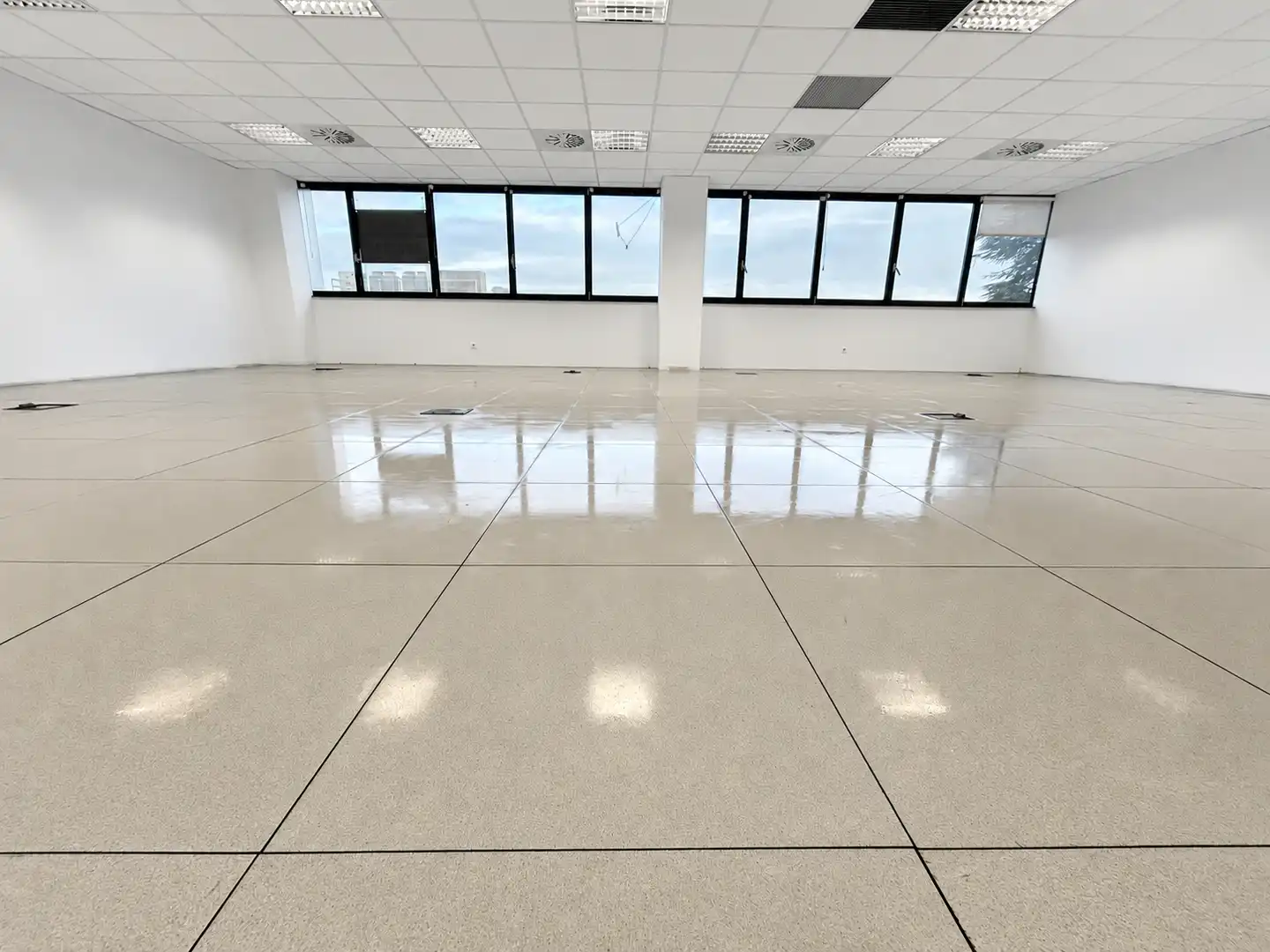 Office space with lift to rent in Polígono Parque Empresarial la Muga 11, imagen 18