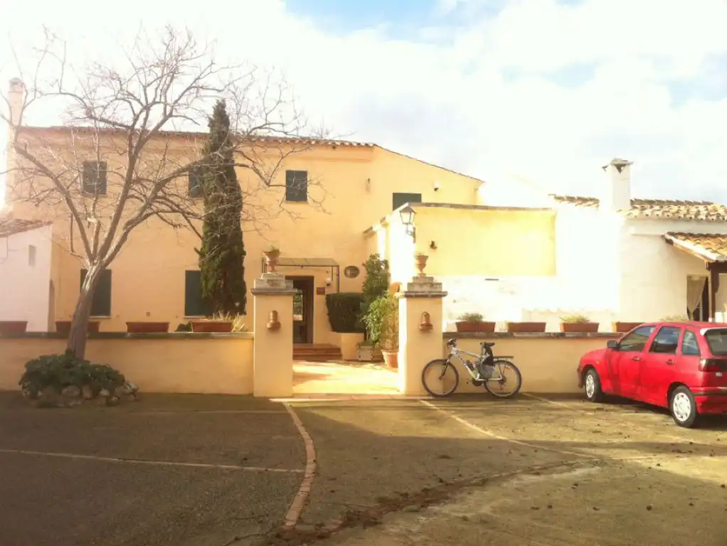 Vista exterior de Edifici en venda en Sant Lluís