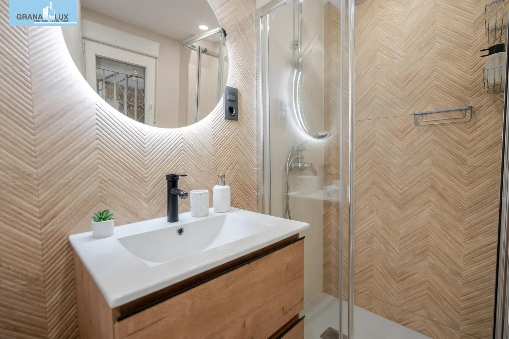 Piso con ascensor en venta en Avenida PABLO PICASSO, imagen 19
