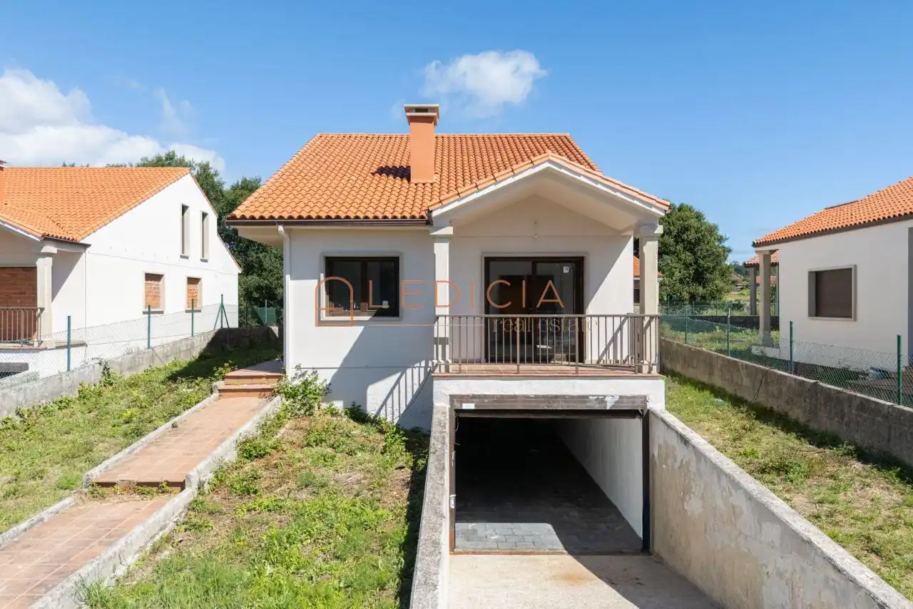 Exterior view of Houses for sale in Tomiño  with Heating, Private garden and Terrace