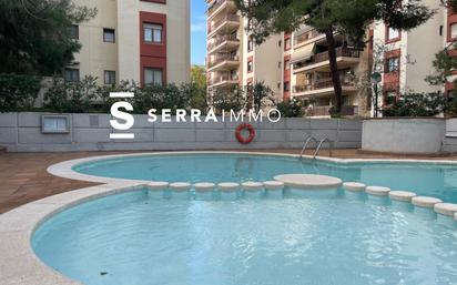 Piscina de Pis en venda en Vilafranca del Penedès amb Calefacció, Jardí privat i Terrassa