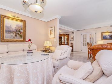 Apartamento con piscina en venta en Genil