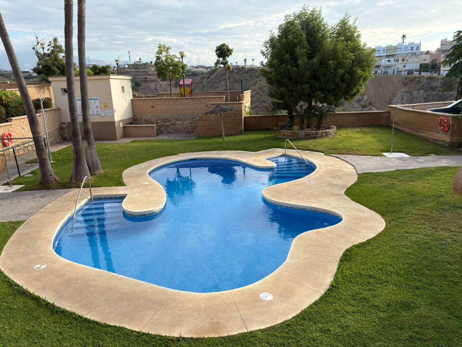 Piscina de Casa o xalet en venda en Vélez-Málaga amb Calefacció i Terrassa