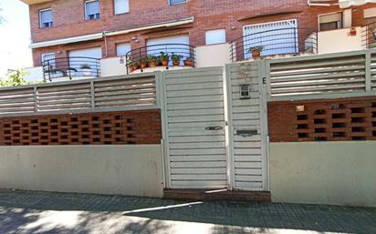 Außenansicht von Einfamilien-Reihenhaus zum verkauf in Castelldefels