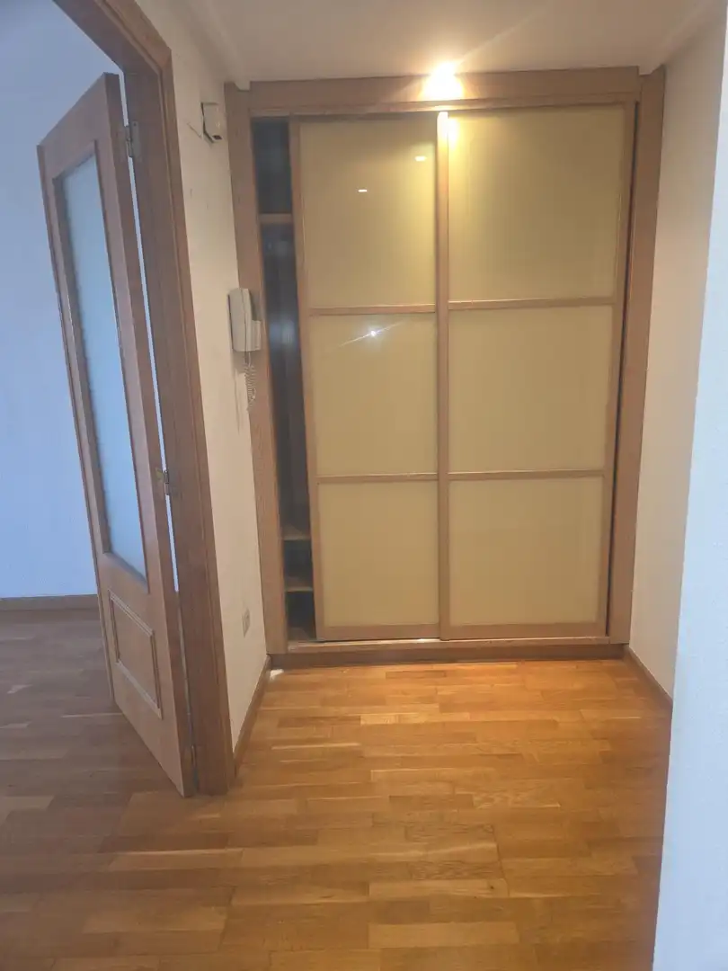 Bedroom of Flat for rent in Valencia  with Air Conditioner, Parquet flooring and Balcony