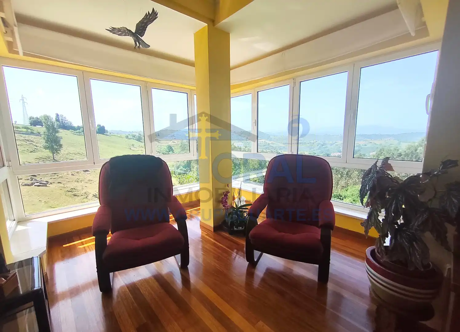 Sala d'estar de Casa o xalet en venda en Siero amb Calefacció, Jardí privat i Parquet