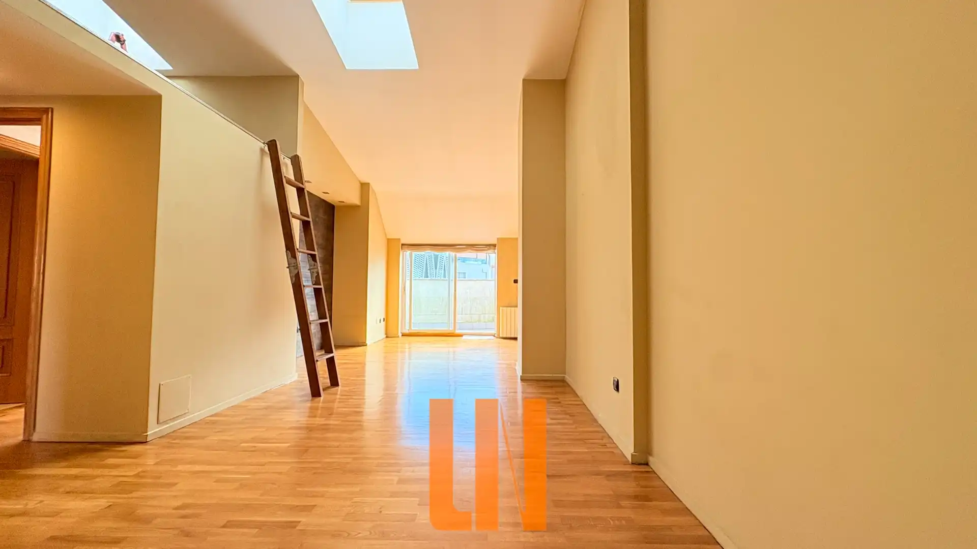 Pis en venda en A Coruña Capital  amb Calefacció, Parquet i Terrassa