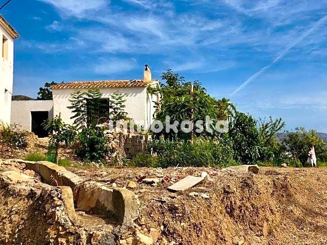 Finca rústica en venda en Polop amb Jardí privat
