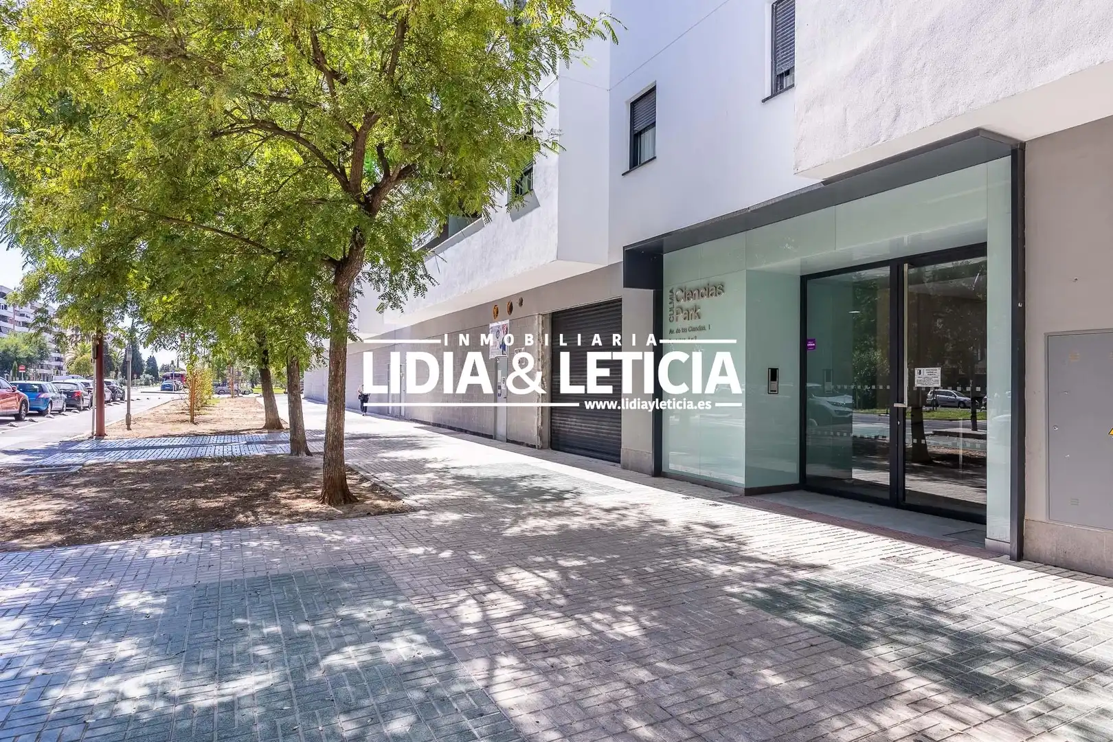 Vista exterior de Pis en venda en Sevilla amb Calefacció, Terrassa i Piscina comunitària