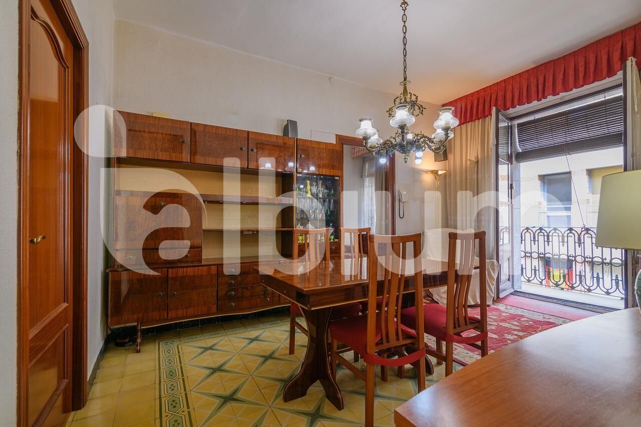 Piso en venta en Carrer OM, El Raval, Ciutat Vella