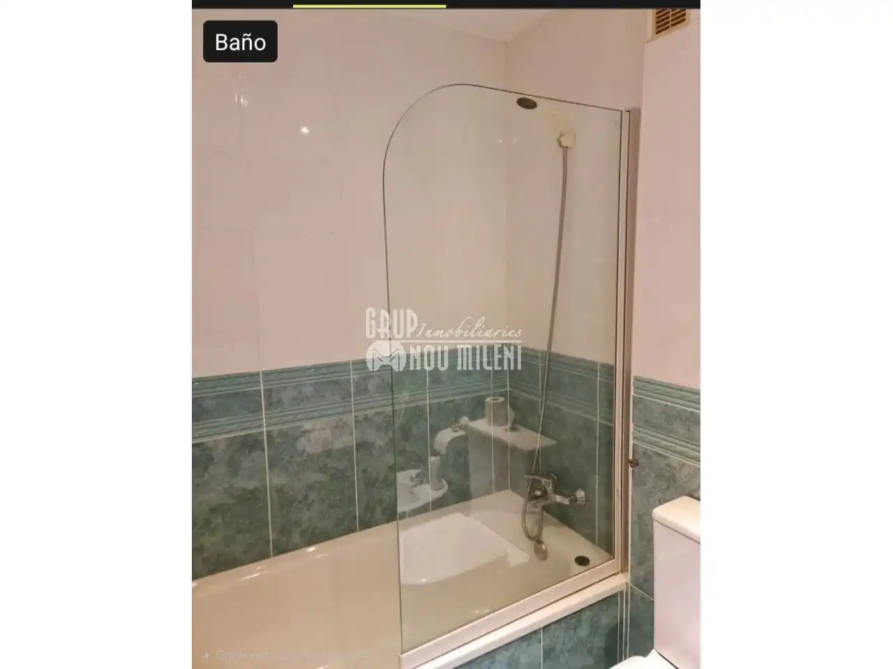Bany de Pis de lloguer en Valencia amb Aire condicionat, Terrassa i Moblat