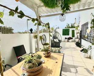 Terrassa de Casa adosada en venda en Torremolinos amb Aire condicionat, Calefacció i Piscina comunitària