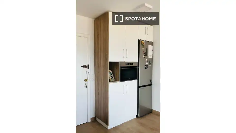 Cuina de Apartament per a compartir en Alicante / Alacant amb Aire condicionat, Terrassa i Moblat