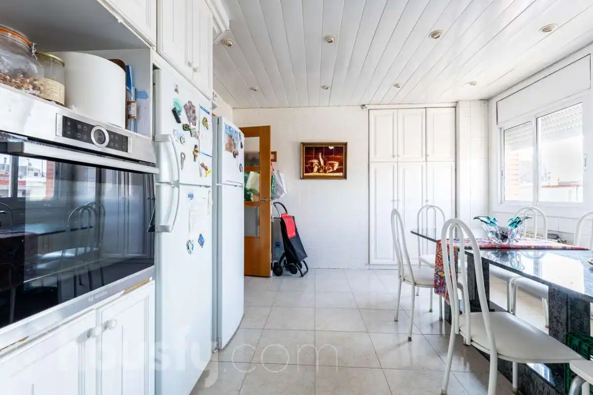 Küche von Wohnung zum Verkauf in El Prat de Llobregat mit Klimaanlage, Terrasse und Balkon