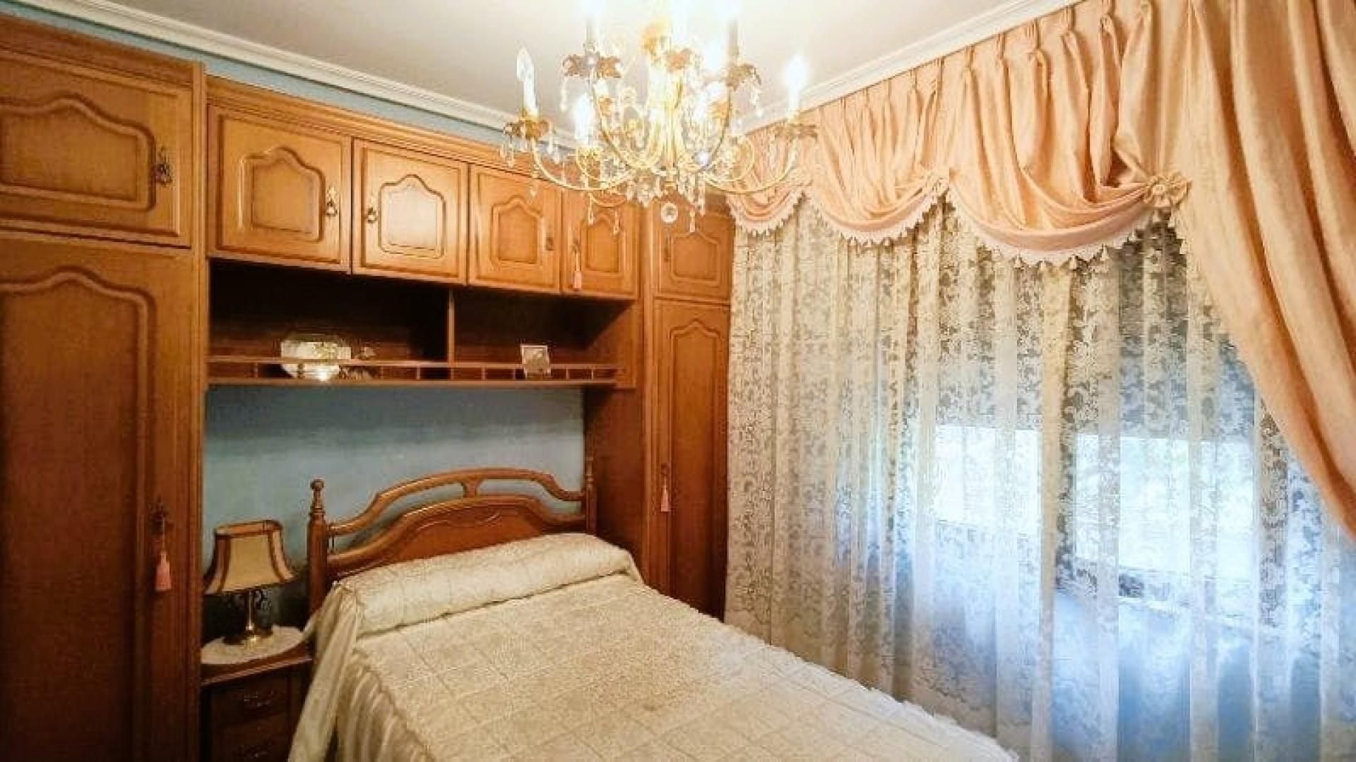 Dormitori de Casa adosada en venda en Langreo amb Calefacció i Terrassa