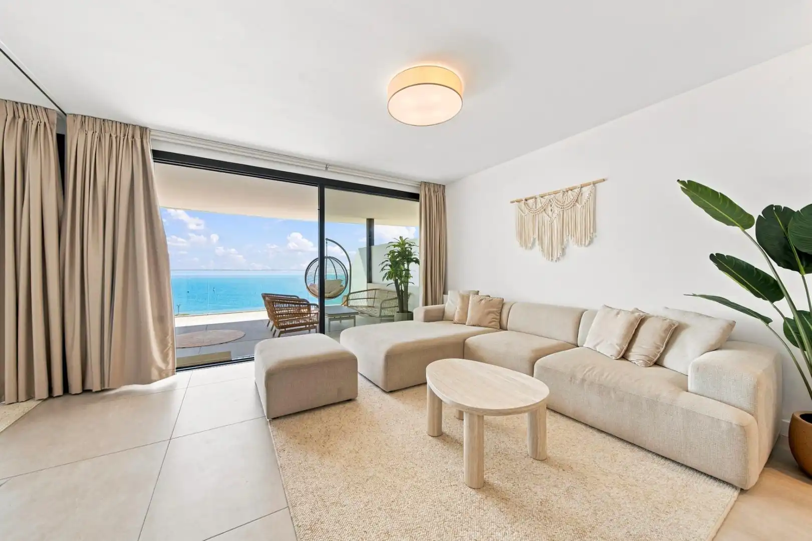 Piso con piscina en venta en Las Gaviotas  - Carvajal, imagen 2