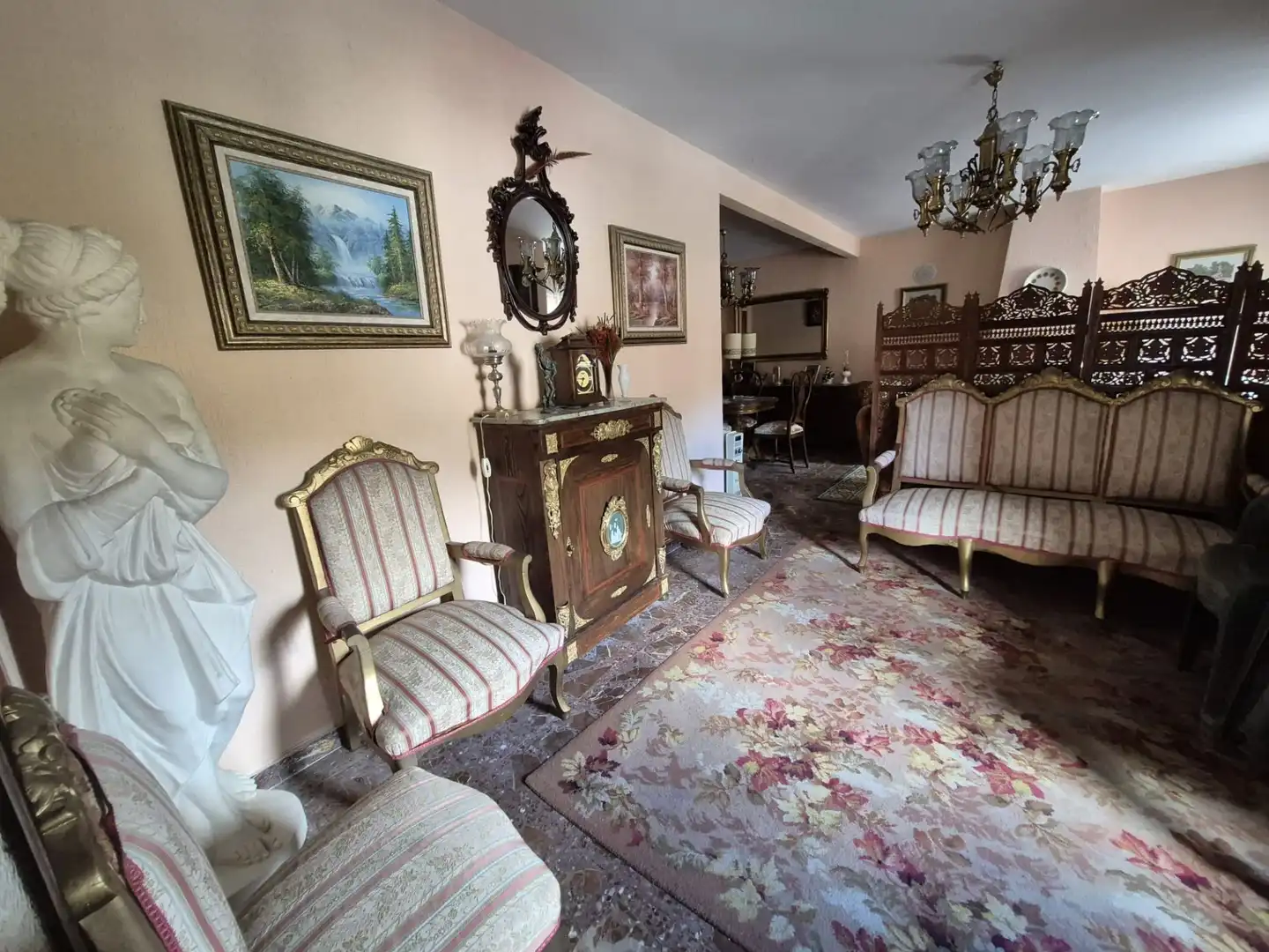 Sala de estar de Piso en venta en El Barraco  con Calefacción, Terraza y Amueblado