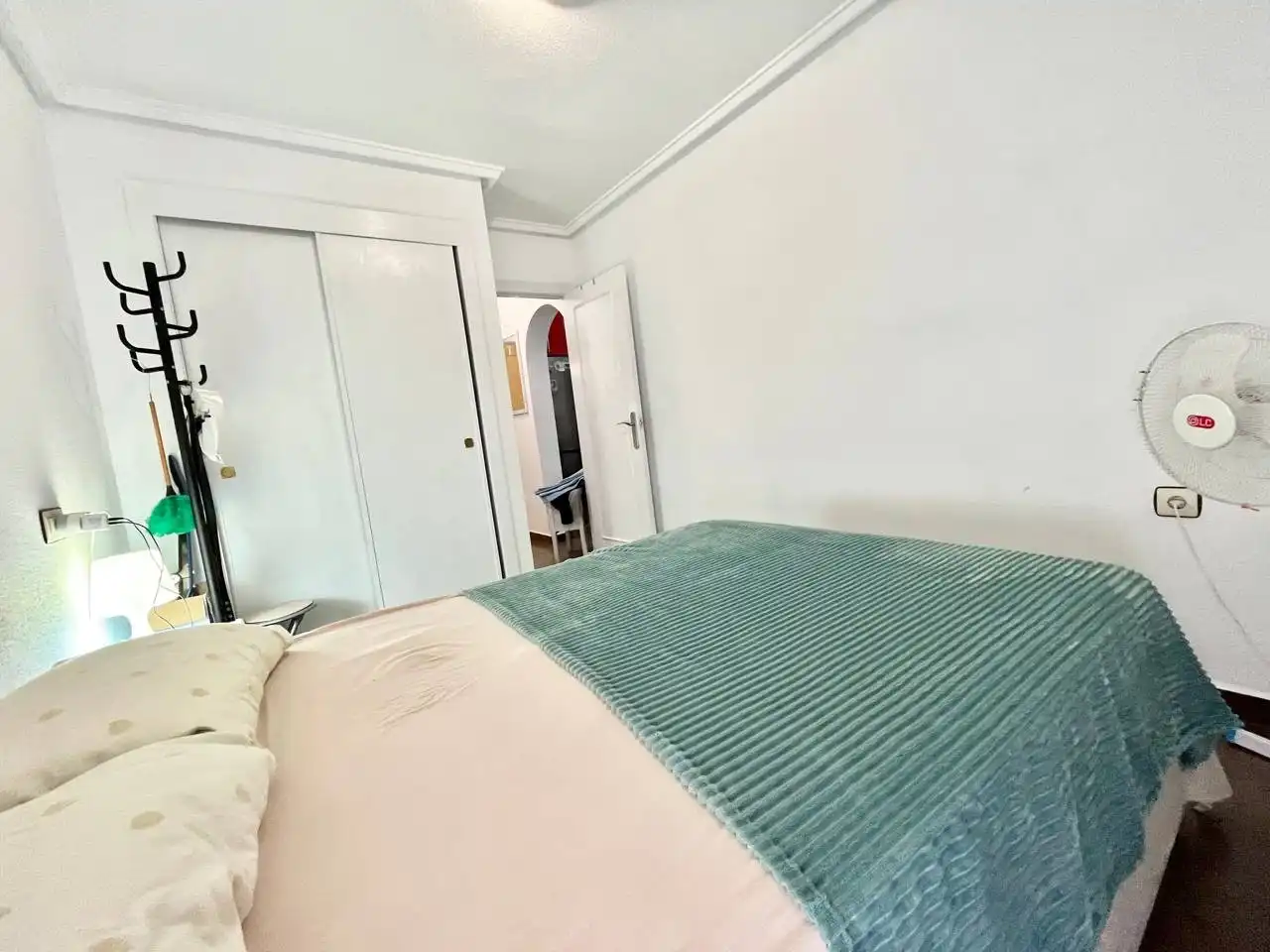 Habitación de Planta baja de alquiler en Torrevieja con Aire acondicionado, Calefacción y Jardín privado