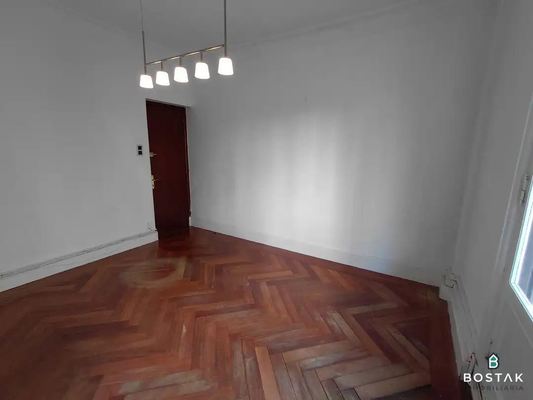 Schlafzimmer von Büro zur Miete in Bilbao  mit Heizung
