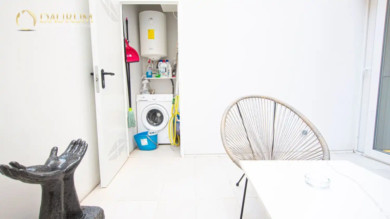 Bedroom of Flat for sale in Valencia  with Air Conditioner, Heating and Terrace