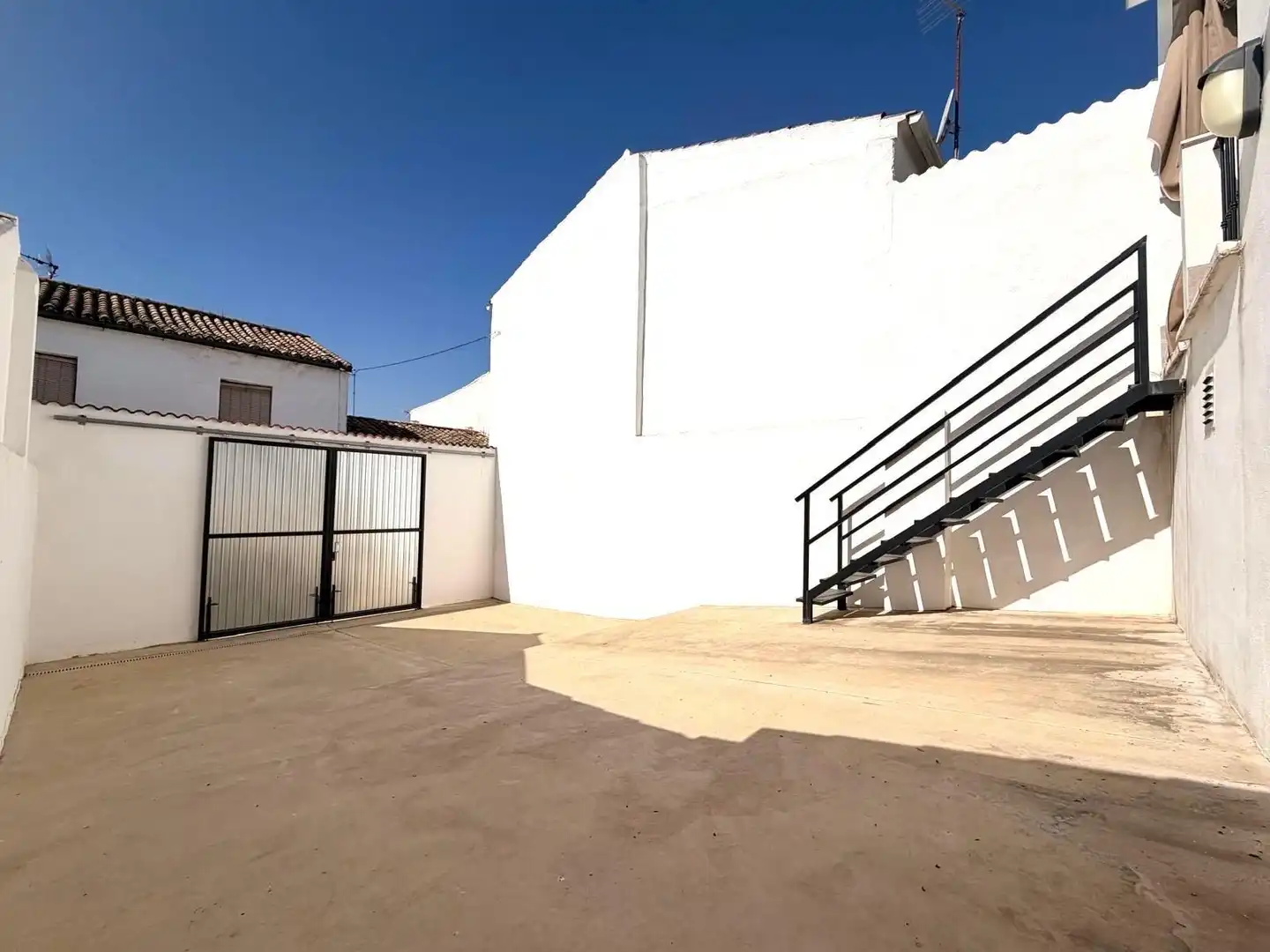 Exterior view of Houses for sale in Lopera