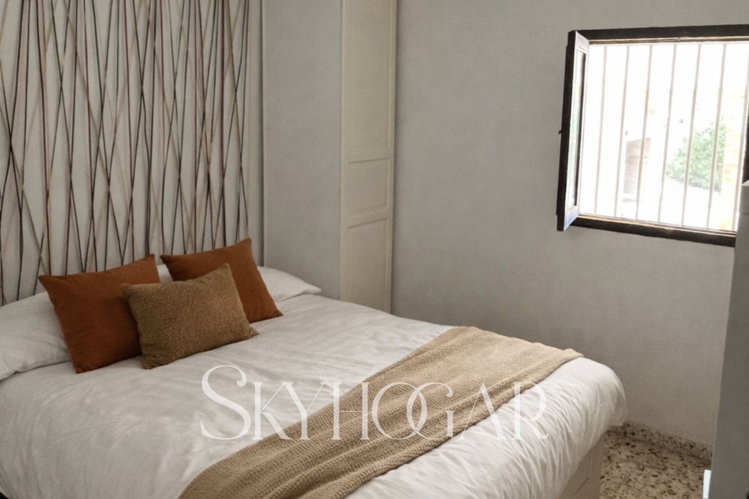 Dormitori de Finca rústica en venda en La Font de la Figuera amb Jardí privat i Traster