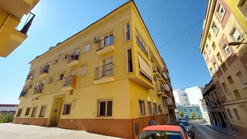 Vista exterior de Garatge en venda en Llíria