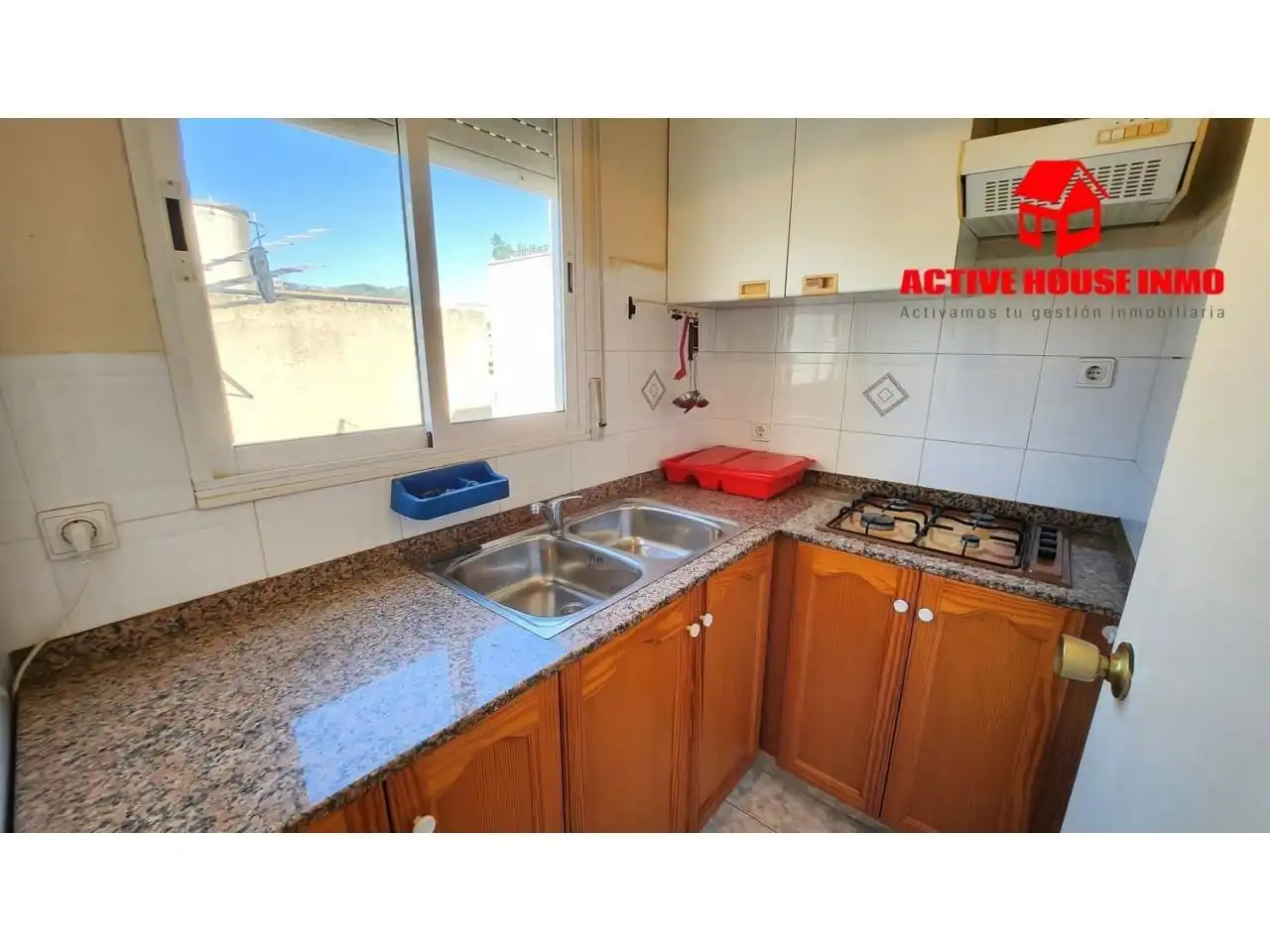 Küche von Einfamilien-Reihenhaus zum Verkauf in La Ràpita mit Klimaanlage, Terrasse und Abstellraum