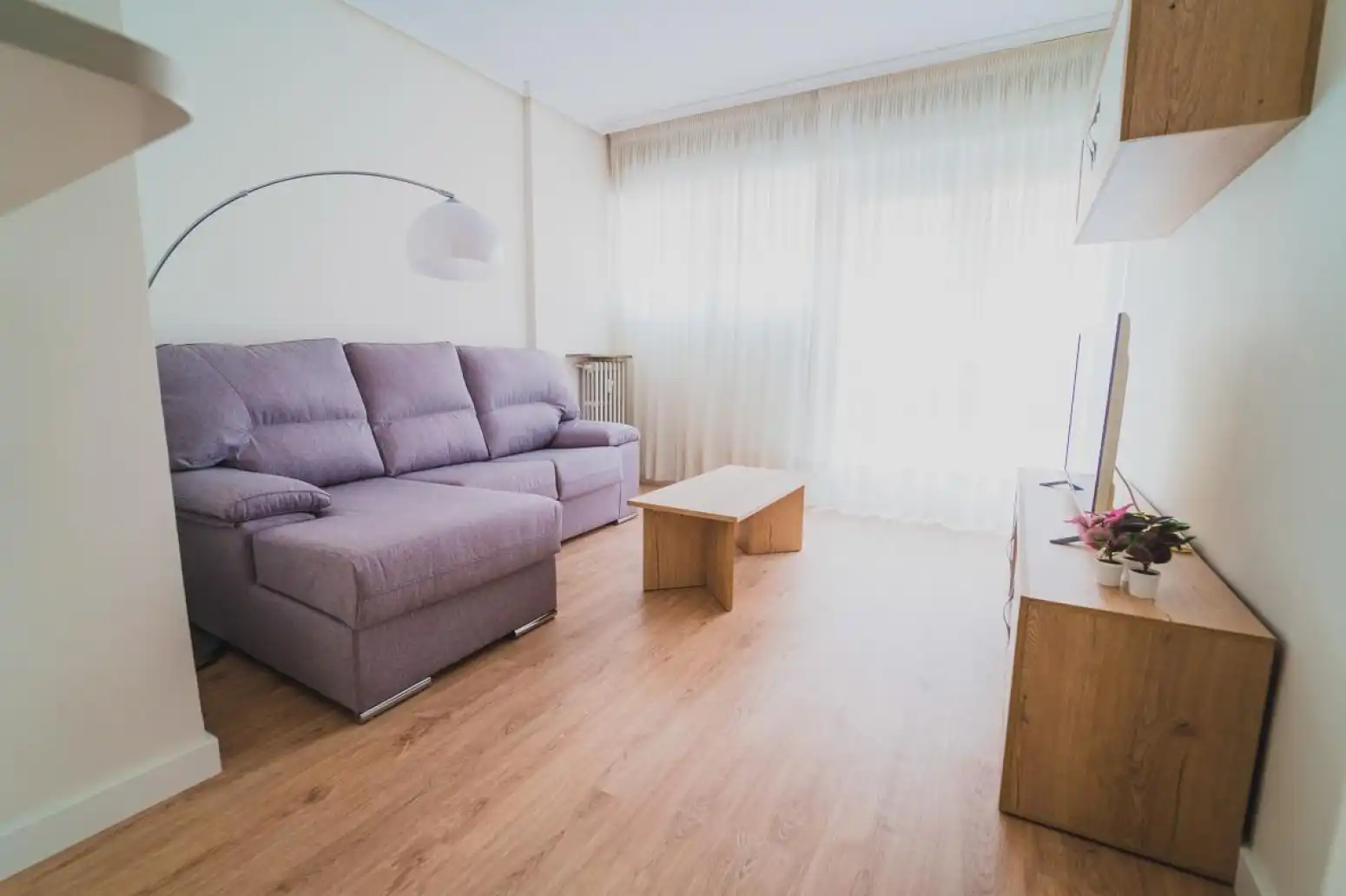 Living room of Flat for rent in Santander  with Heating, Parquet flooring and Furnished