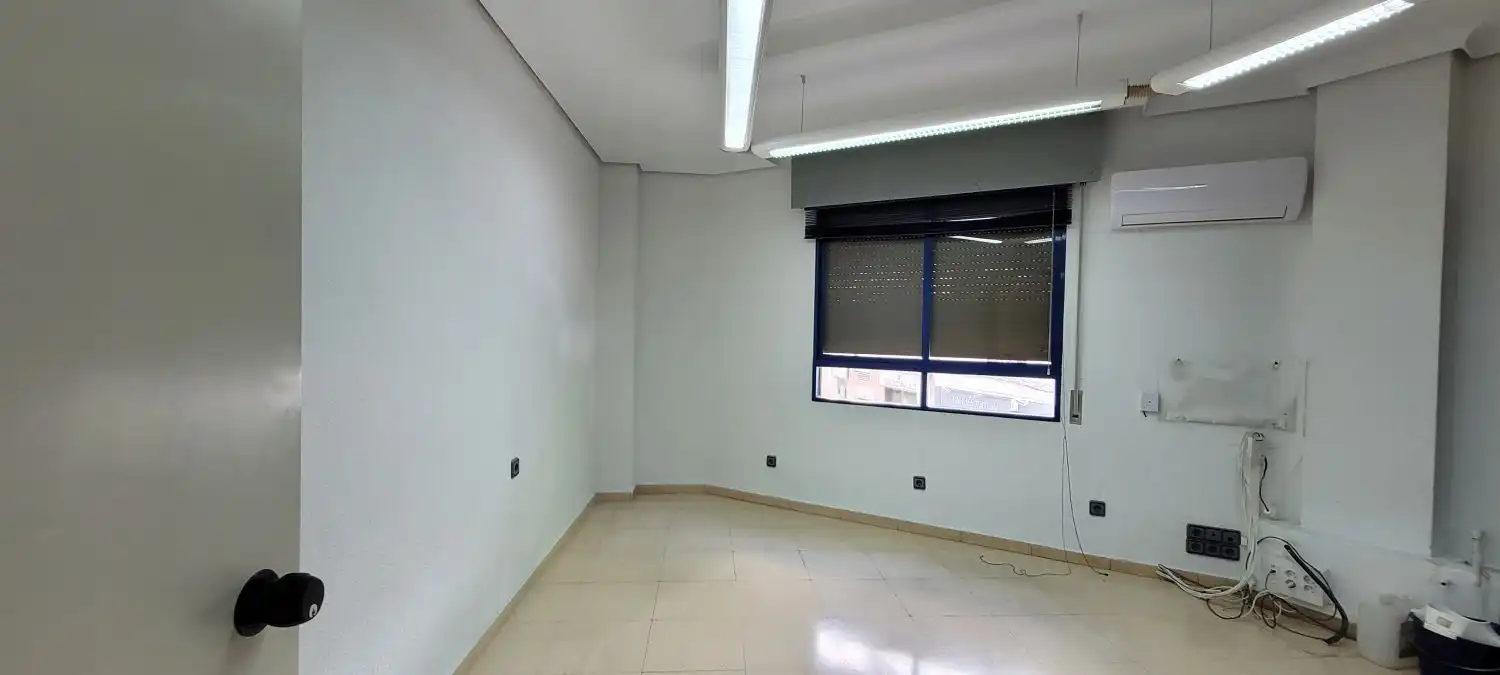 Office for rent in Albacete  with Air Conditioner and Heating