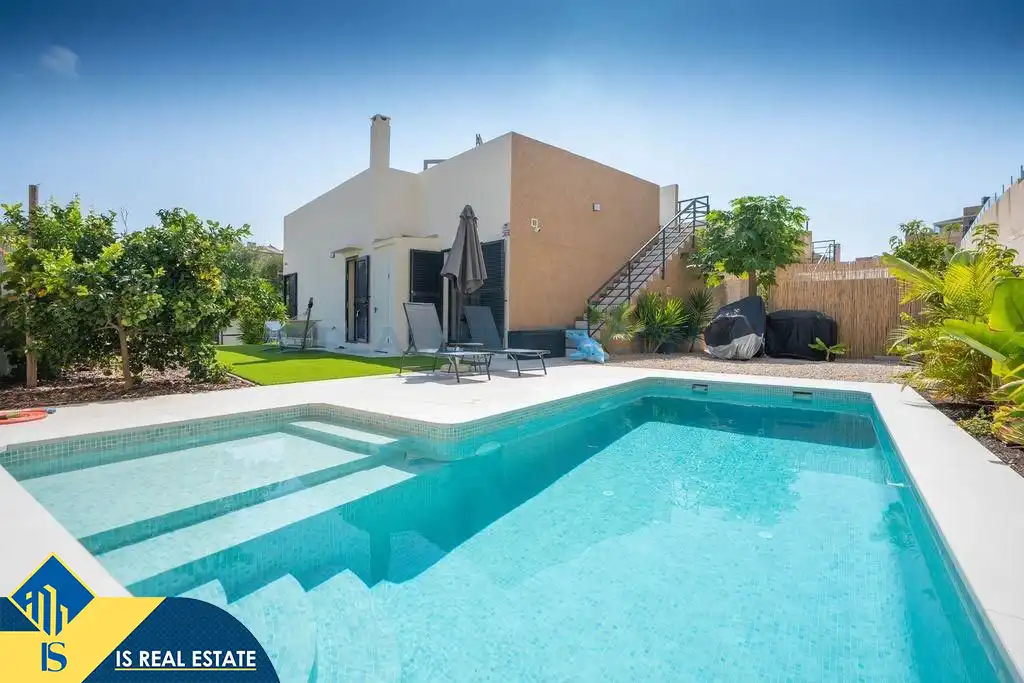 Xalet amb piscina en venda a Orihuela Costa