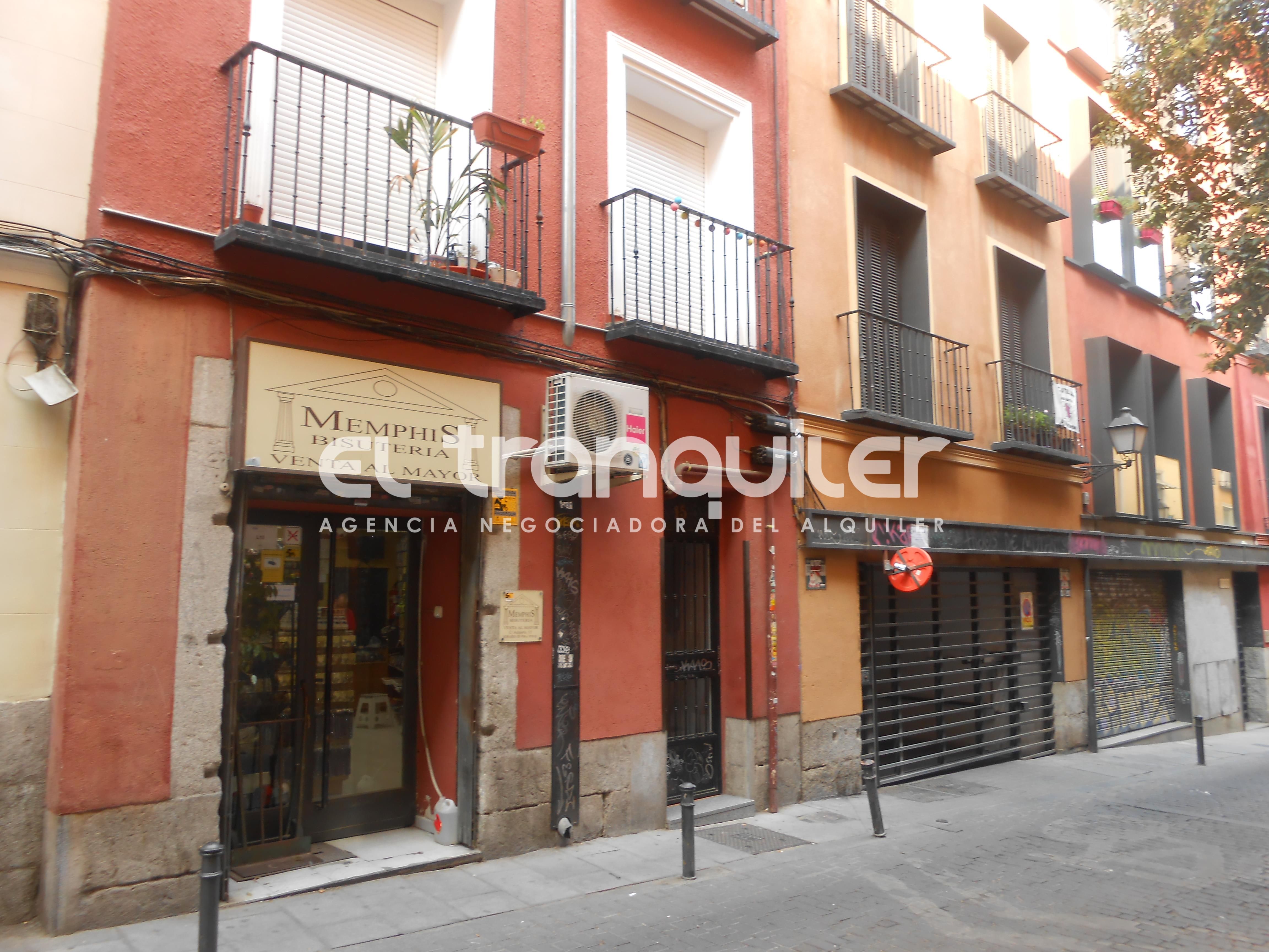 Exterior view of Study for sale in  Madrid Capital  with Washing machine