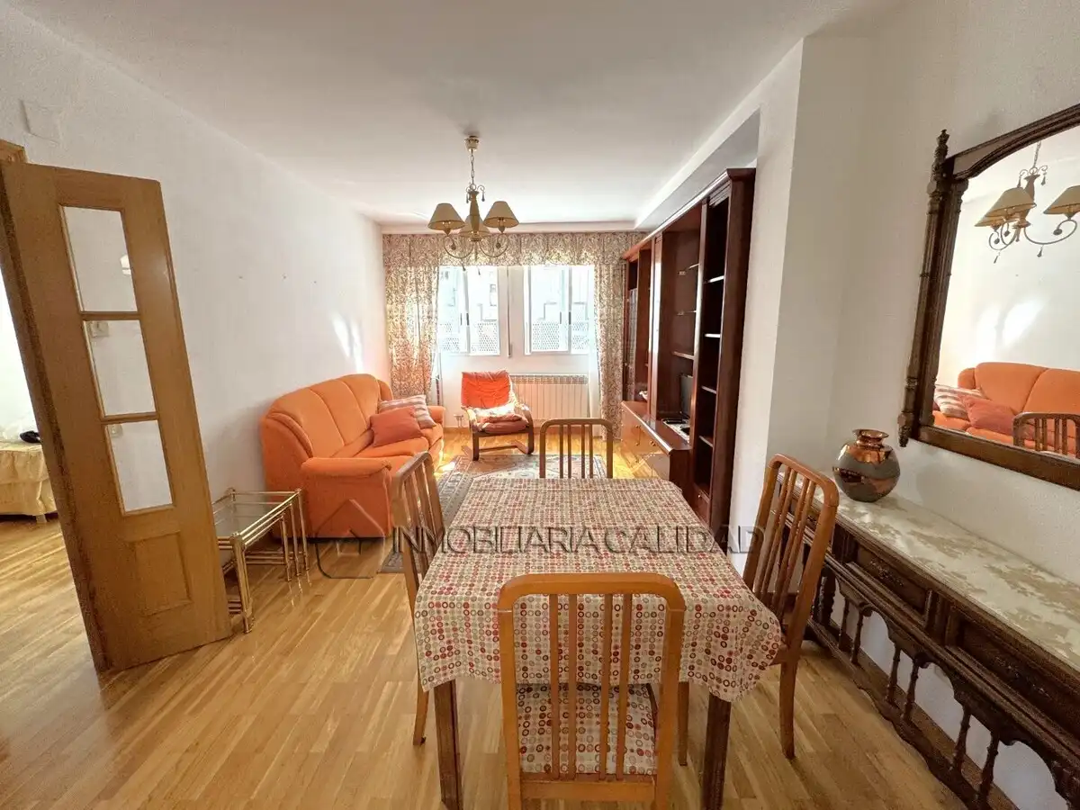 Sala de estar de Piso de alquiler en Burgos con Calefacción y Amueblado