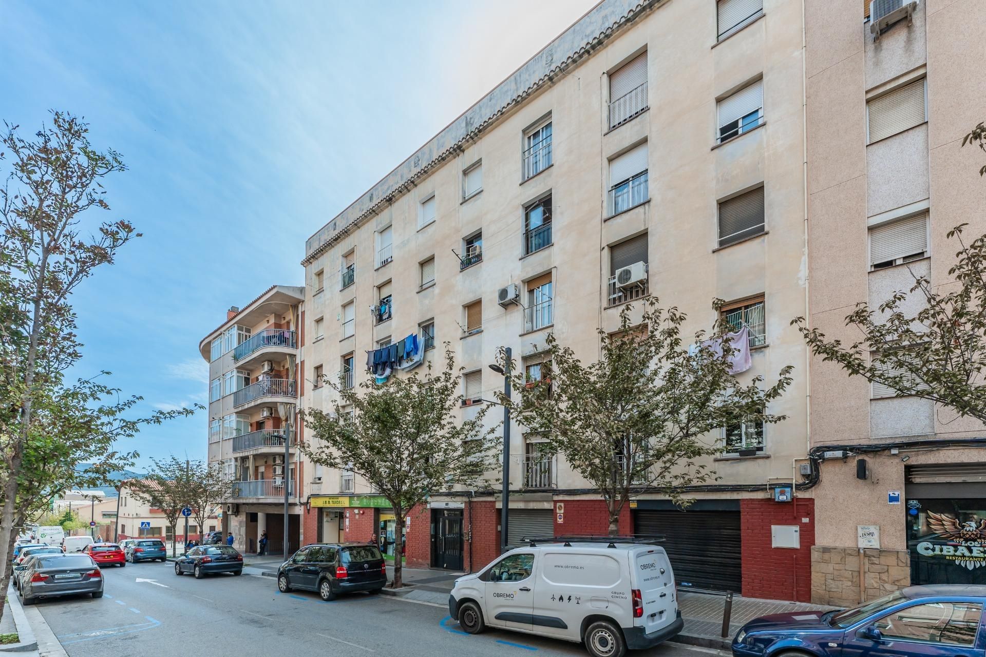 Vista exterior de Pis en venda en Ripollet amb Calefacció