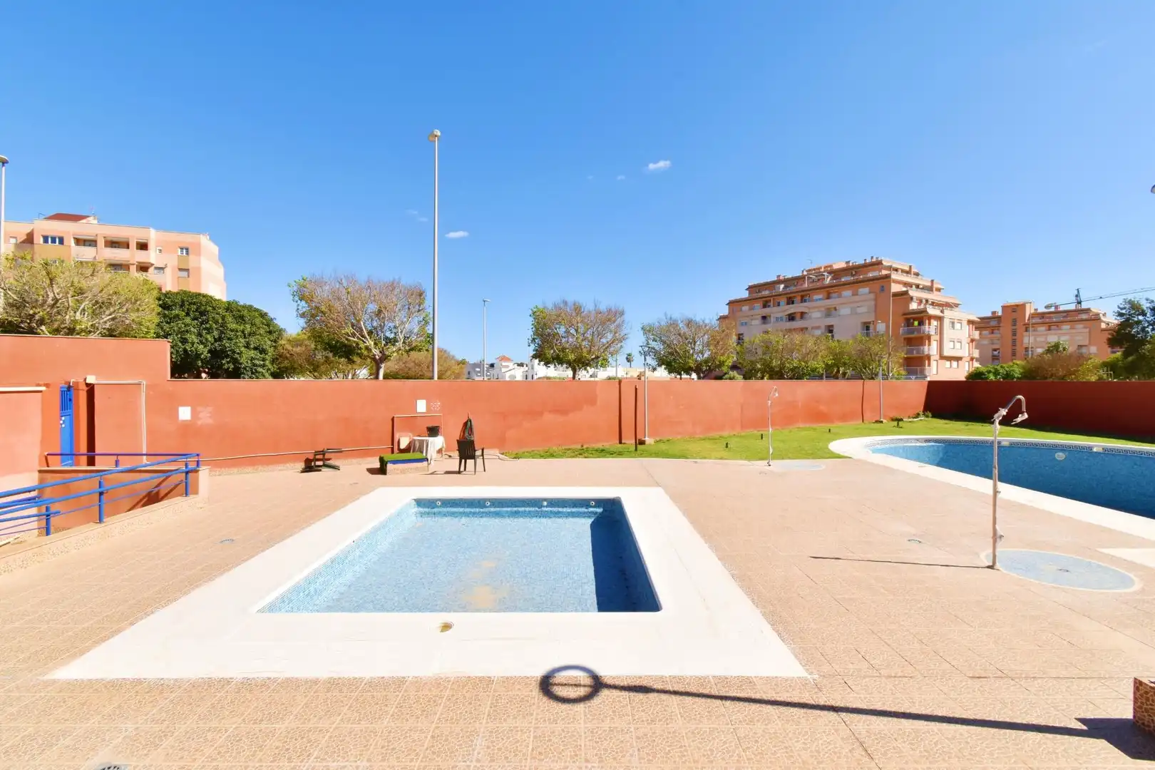 Piscina de Estudi en venda en Roquetas de Mar amb Aire condicionat, Calefacció i Jardí privat