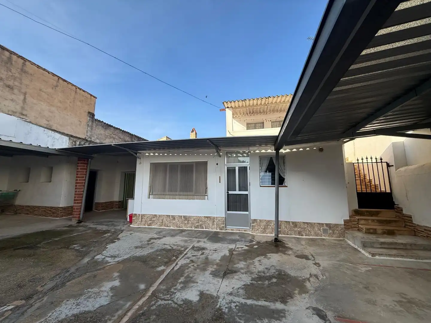 Vista exterior de Casa o xalet en venda en Domeño, Valencia