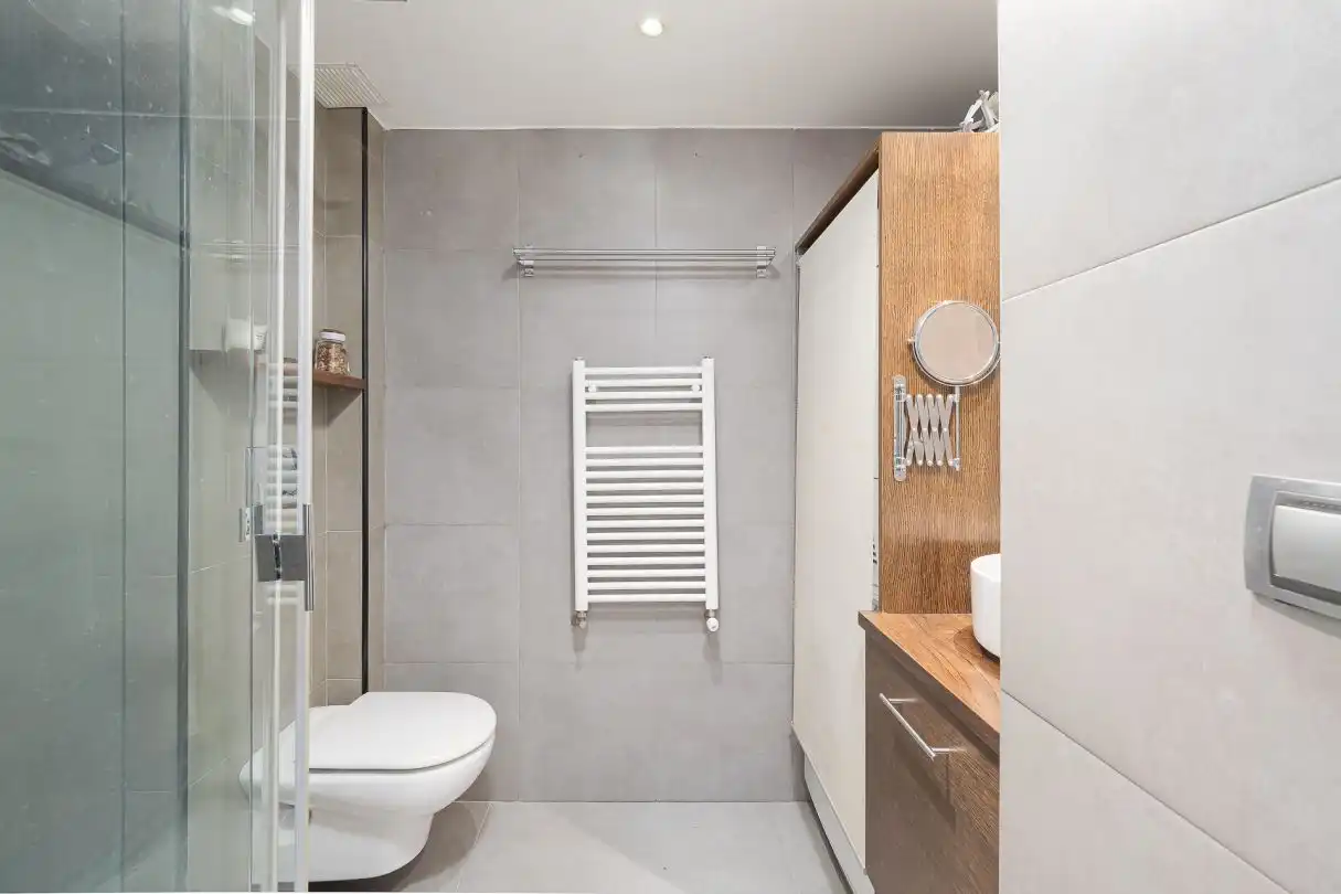 Badezimmer von Wohnung zum Verkauf in Hondarribia mit Heizung, Privatgarten und Terrasse