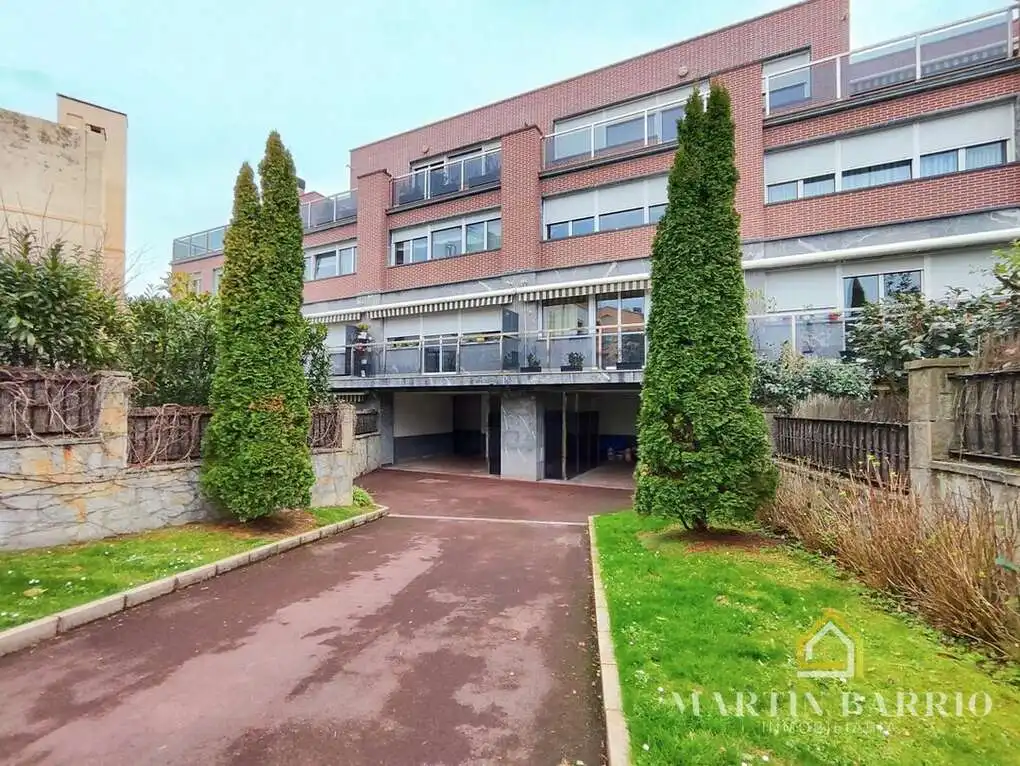 Vista exterior de Piso en venta en Getxo  con Aire acondicionado, Calefacción y Jardín privado